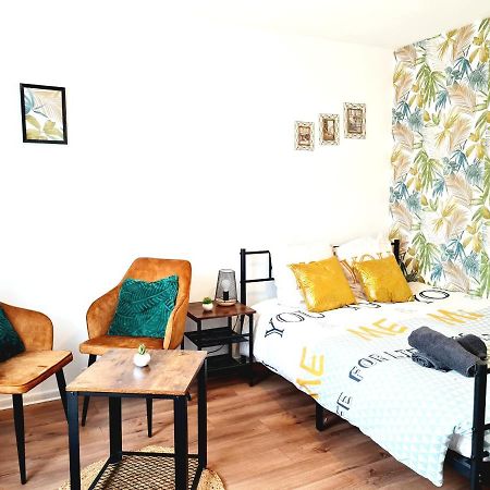 Ferienwohnung Le Petit Charmeur, Parking, Wifi, Gare Flers  Exterior foto