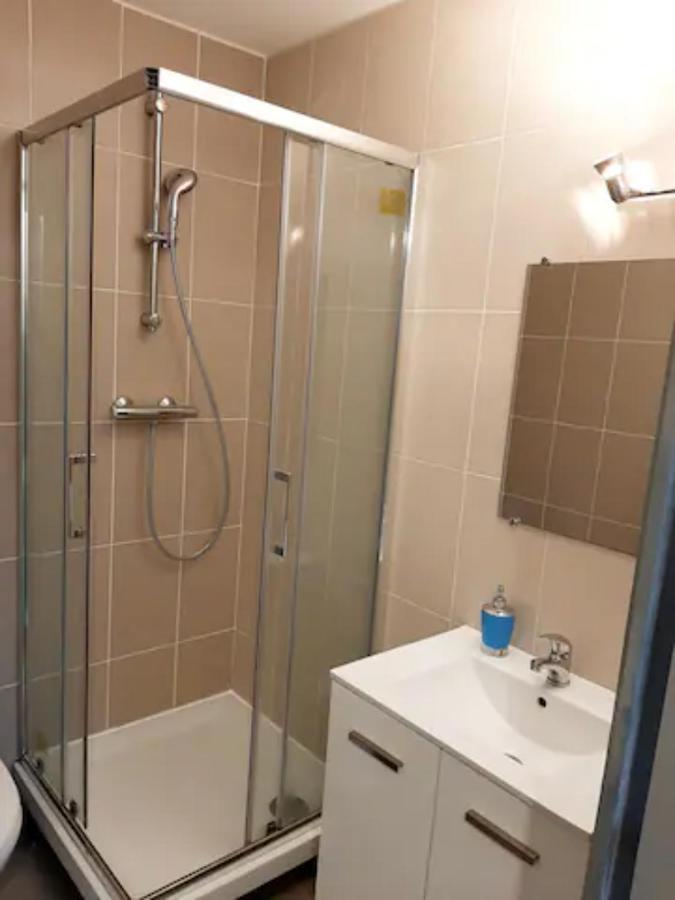 Ferienwohnung Le Petit Charmeur, Parking, Wifi, Gare Flers  Exterior foto