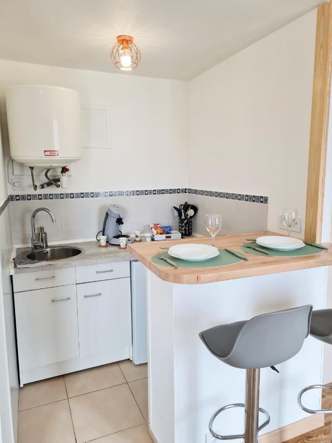Ferienwohnung Le Petit Charmeur, Parking, Wifi, Gare Flers  Exterior foto